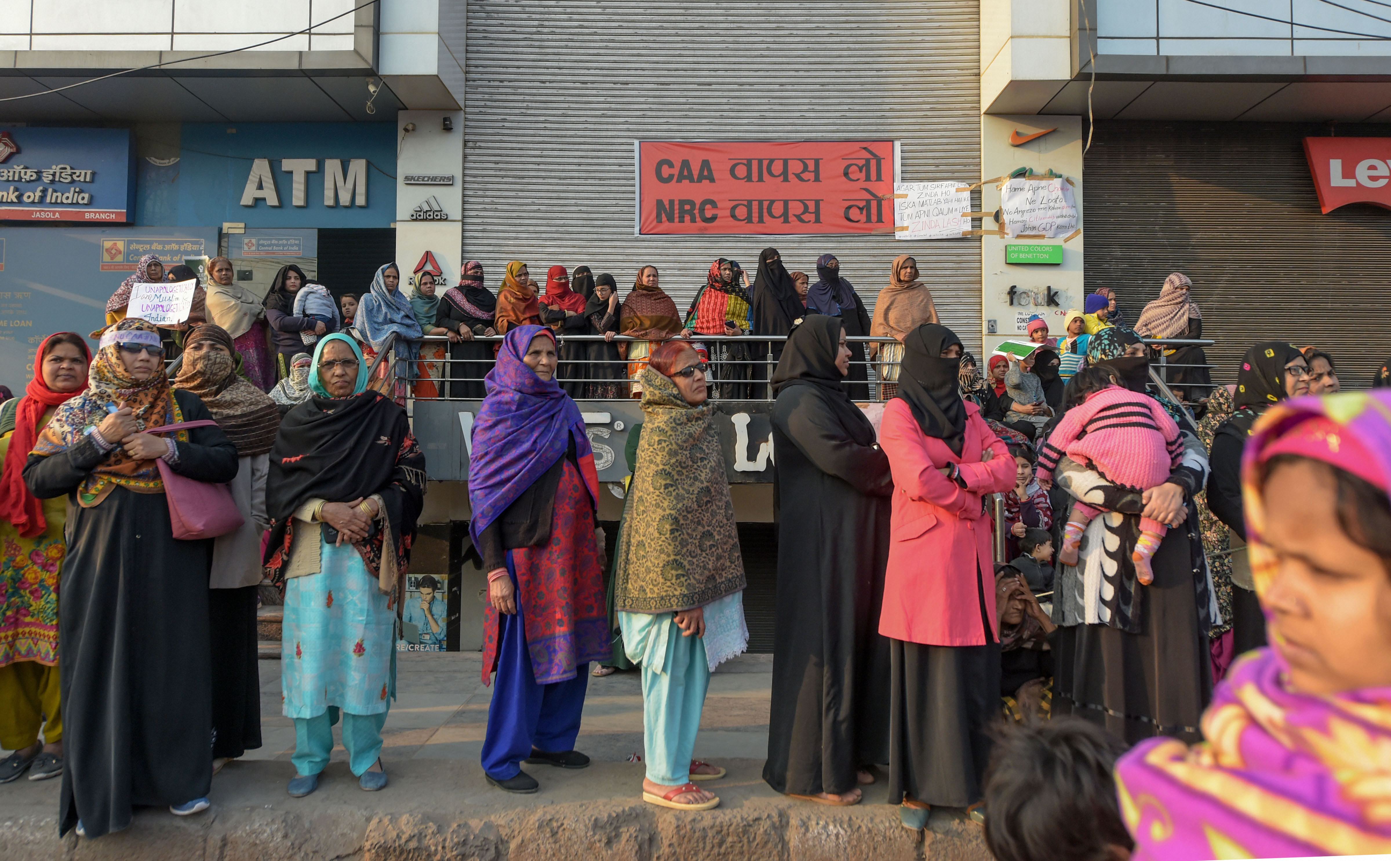 شاہین باغ میں ۱۱ جنوری کو شہریت ترمیمی قانون اور این آر سی کیخلاف احتجاج ۔ تصویر : پی ٹی آئی